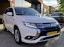 Mitsubishi Outlander 2.4 PHEV Intense+ // HALF-LEDER/ALCANTARA // NAVI + CARPLAY // STANDKACHEL FUNCTIE // CAMERA // KEYLESS // ELEK. STOEL // TREKHAAK!!