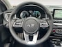 Kia Xceed 1.6 GDi PHEV ExecutiveLine | Trekhaak Afneembaar + 13-Polige Stekker | Apple Carplay / Android Auto | Navigatiesysteem | Stoelverwarming + Stoelkoeling | Stuurverwarming | Elektrisch Verstelbare Voorstoelen | Bestuurdersstoel Met geheugen | Elektrisch bedienbaar Schuif / Kanteldak | Elektrisch Bedienbare Achterklep | 18'Lichtmetalen Velgen | Licht + Regensensor |