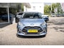 Toyota Yaris Full Hybrid Dynamic Plus Automaat | Celestite Grey Metallic | Dodehoeksensoren | Apple Carplay | Stoel-Stuurverwarming | PDC v/a | Nieuwstaat