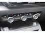 Citroën C4 1.2 Hybrid 136 Max | Adaptive Cruise Control | HUD | Achteruitrij camera | Navi By App | Stoel/Stuur verwarming | DAB | Draadloze telefoonlader | Extra getint glas | LMV 18" |