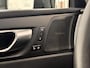 Volvo XC60 Plug-in Hybrid T6 AWD Ultimate Bright | Long Range | Adaptive cruise control | Panoramadak | Head-up display | Stoel- en stuurverwarming | Dode hoek detectie BLIS | Verwarmbare achterbank | Lederen bekleding | Standkachel | Actieve LED koplampen | 20 inch velgen | Navigatie | Apple Carplay / Android Auto |