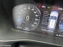 Volvo XC40 1.5 T3 Momentum Pro | Trekhaak | PDC V+A en Camera | Verwarmbare voorruit | Cruiscontrol | Navigatie | LM Velgen |