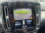 Volvo XC40 1.5 T3 Momentum Pro | Trekhaak | PDC V+A en Camera | Verwarmbare voorruit | Cruiscontrol | Navigatie | LM Velgen |