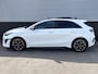 Kia Ceed 1.0 T-GDi GT-Line Schuif/kanteldak, Nieuw logo! Stoelverwarming- & Stuurwiel verwarmd, Dodehoekdetectie, Digitaal dashboard, Achteruitrijcamera, Navigatie