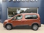 Peugeot Rifter 1.2 Turbo 130PK Allure | Automaat | Zeer ruime en complete auto | Navigatie via telefoon | Trekhaak 1150 KG | Camera | Parkeersensoren V+A | All Season banden | 2x Zijschuifdeur | Climate Control | Cruise Control | LED Dagrijverlichting | Hoge Zitpositie | Dakrails |