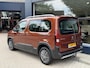 Peugeot Rifter 1.2 Turbo 130PK Allure | Automaat | Zeer ruime en complete auto | Navigatie via telefoon | Trekhaak 1150 KG | Camera | Parkeersensoren V+A | All Season banden | 2x Zijschuifdeur | Climate Control | Cruise Control | LED Dagrijverlichting | Hoge Zitpositie | Dakrails |