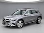 Mercedes-Benz GLA 180 Star Edition Luxury Line | Panoramadak | Trekhaak Wegklapbaar | Memory Pakket | Achteruitrijcamera | Sfeerverlichting | Stoelverwarming | Dodehoekassistentie | Multibeam LED | Keyless-GO | Elektrisch Bedienbare Achterklep