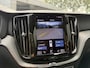 Volvo XC60 2.0 T6 Plug-in hybrid AWD R-Design | Luchtvering | 360 Camera | Intelli safe | Trekhaak