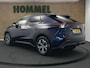 Toyota BZ4X Launch Edition 71 kWh - 100%! SOH - ORIGINEEL NEDERLANDSE AUTO - AFKOMSTIG VAN 1E EIGENAAR - 3 FASEN LADEN - ELEKTRISCHE ACHTERKLEP - ELEKTRISCH VERSTELBARE BESTUURDERSSTOEL - CAMERA - PARKEERSENSOREN VOOR/ ACHTER - DRAADLOZE TELEFOONLADER - DODEHOEK DETECTIE - KEYLESS ENTRY/ START - VOORSTOELEN VERWARMD