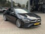 Mercedes-Benz CLA 180 AMG Line SFEERVERLICHTING | STOELVERWARMING | ACHTERUIT RIJ CAMERA | MATRIX KOPLAMPEN |