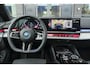 BMW 5-Serie Touring 550e 490pk M-sport xDrive Panoramadak *BTW* Bowers&Wilkins Trekhaak Head-up M-perfomance look