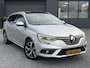 Renault Megane Estate 1.2 TCe Bose ✓2 Eigenaar✓Pano✓Camera✓Net beurt gehad✓Navi✓Keyless✓Clima✓Cruise✓Leder✓131pk✓Pdc V+A✓6 Bak✓Rijstrooksensor✓Dodehoeksensor✓17'' Lm velgen✓N.A.P✓Apk tot 09-2027