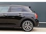 MINI Cooper 5-Deurs 1.5 Serious Business | JCW | Pano | Stoelverwarming | 18 Inch | LED | Keyless Entry | John Cooper Works pakket