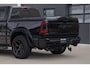 Dodge Ram BLACK OPS | 5.7 V8 HEMI | WIDEBODY HULK | OPEN UITLAAT KLEP | ZEER DIK | DUBBELE CABINE | DC | 5 PERSOONS | GRIJS KENETEKEN | EXTRA BREDE WIELEN IN HET BRONS | MEGA DIK | 3500KG TREKVERMOGEN |