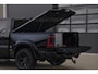 Dodge Ram BLACK OPS | 5.7 V8 HEMI | WIDEBODY HULK | OPEN UITLAAT KLEP | ZEER DIK | DUBBELE CABINE | DC | 5 PERSOONS | GRIJS KENETEKEN | EXTRA BREDE WIELEN IN HET BRONS | MEGA DIK | 3500KG TREKVERMOGEN |