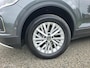 Volkswagen T-Roc 1.5 TSI / Navi / Camera / Carplay / Stoelv.