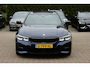 BMW 3-Serie Touring 330i High Executive Ed. M Sport / Trekhaak / Panoramadak / 360Camera / Head-up / Keyless / 19'' / Harman Kardon / Leder / Stuur+Stoelverwarming / Dodehoek / DAB / ACC