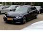 BMW 3-Serie Touring 330i High Executive Ed. M Sport / Trekhaak / Panoramadak / 360Camera / Head-up / Keyless / 19'' / Harman Kardon / Leder / Stuur+Stoelverwarming / Dodehoek / DAB / ACC
