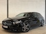 Mercedes-Benz A-klasse 180 AMG Pakket|Leder|Sfeer|Carplay|Camera|LED|Dealer Onderhouden