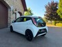 Toyota Aygo 1.0 VVT-i x-play Airco/Automaat/Achteruitrijcamera/5 Deurs/Elekt Ramen/LED/Apk 09-2027