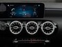 Mercedes-Benz A-klasse 180 Pano | Sfeerverlichting | Leder | 18'' met zgan all season