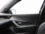 Peugeot e-2008 EV GT 54 kWh 156 Pk | Nieuw Model | Adaptive Cruise | 360 Camera | Trekhaak | Navigatie | CarPlay | Warmtepomp | Full LED | 17 Inch | 50.078 Km !!