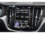 Volvo XC60 B5 252PK R-Design | Trekhaak | Panorama dak | 360 Camera |