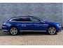 Volkswagen Arteon Shooting Brake 1.4 TSI eHybrid R-Line Business+ | Panoramadak | Trekhaak | Parkeersensoren | Keyless Entry | Elektrische Achterklep | Stoelverwarming voor en achter | iQ Light | Navigatie | Apple Carplay | Android Auto | Plug-in Hybrid (PHEV)