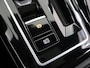 Volkswagen Golf 1.5 eTSI R-Line | Panoramadak | Stoel/Stuurverwarming | IQ Light | Achteruitrijcamera |