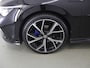 Volkswagen Golf 1.5 eTSI R-Line | Panoramadak | Stoel/Stuurverwarming | IQ Light | Achteruitrijcamera |