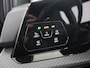 Volkswagen Golf 1.5 eTSI R-Line | Panoramadak | Stoel/Stuurverwarming | IQ Light | Achteruitrijcamera |