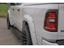 Dodge Ram HUD | 420PK | LUCHTVERING | PANO | PASSAGIERSSCHERM | BOM EN BOM VOL | Comfortabele Dubbele Cabine met Royale 5 Zitplaatsen | DODGE RAM PREMIUM LARAMIE EDITION | Voorraad Nr 2230 - 8765 | De specialist in Amerikaanse pick‑ups in Nederland en Europa.