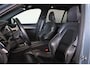 Volvo XC90 T8 Recharge AWD R-Design - Luchtvering - Panorama/schuifdak - IntelliSafe Assist & Surround - 360º Camera - Harman/Kardon audio - Adaptieve LED koplampen - Verwarmde voorstoelen, stuur & achterbank - Parkeersensoren voor & achter - Elektr. bedienb. voorstoelen met geheugen - Head up display - Extra getint glas - Elektr. inklapbare trekhaak - 20' LMV