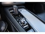 Volvo XC90 T8 Recharge AWD R-Design - Luchtvering - Panorama/schuifdak - IntelliSafe Assist & Surround - 360º Camera - Harman/Kardon audio - Adaptieve LED koplampen - Verwarmde voorstoelen, stuur & achterbank - Parkeersensoren voor & achter - Elektr. bedienb. voorstoelen met geheugen - Head up display - Extra getint glas - Elektr. inklapbare trekhaak - 20' LMV
