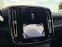 Volvo XC40 Extended Range Plus 82 kWh / Fjord Blue / Trekhaak / Achteruitrijcamera / Stoel- en stuurverwarming /