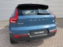 Volvo XC40 Extended Range Plus 82 kWh / Fjord Blue / Trekhaak / Achteruitrijcamera / Stoel- en stuurverwarming /