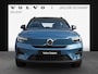 Volvo XC40 Extended Range Plus 82 kWh / Fjord Blue / Trekhaak / Achteruitrijcamera / Stoel- en stuurverwarming /