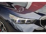 BMW 5-Serie 550e 490PK xDRIVE | BMW INTERGRAL ACTIVE STEERING (4 WIELBESTURING) | M SPORT PRO | PANORAMA DAK | BOWERS & WILKINS PREMIUM AUDIOSYSTEM | STUUR VERWARMING | 20" LICHTMETALEN VELGEN | ICONIC GLOW GRILL | ZONNESCHERM ACHTERRUIT ELEKTRISCH | INTERIEURLIJSTEN M DONKERZILVER/CARBON FIBER | DRIVING ASSISTANT PLUS | SHADOW LINE | INNOVATIE PAKKET | TRAVEL PAKKET | COMFORT PAKKET (AUTOMATISCHE AIRCONDITIONING 4 ZONES MET AUTOMATISCHE LUCHTCIRCULATIEFUNCTIE, STOELVERWARMING VOOR + ACHTER, STOELEN ELEKTRISCH VERSTELBAAR MET MEMORY, ACTIEVE STOELVENTILATIE VOOR) | BMW INDIVIDUAL LEER MERINO SILVERSTONE/ATLAS GRIJS | COMFORT ACCES | DRAADLOZE TELEFOONLADER | DRAADLOZE APPLE CARPLAY/ANDROID AUTO | NAVIGATIE PROFFESIONAL | SFEER VERLICHTING | 360° CAMERA | ELEKTRISCH BEDIENBARE ACHTERKLEP | HEAD UP DISPLAY | ELEKTRISCH BEDIENBAAR STUURKOLOM | BMW INDIVIDUAL TANSANIT BLAU |