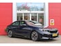 BMW 5-Serie 550e 490PK xDRIVE | BMW INTERGRAL ACTIVE STEERING (4 WIELBESTURING) | M SPORT PRO | PANORAMA DAK | BOWERS & WILKINS PREMIUM AUDIOSYSTEM | STUUR VERWARMING | 20" LICHTMETALEN VELGEN | ICONIC GLOW GRILL | ZONNESCHERM ACHTERRUIT ELEKTRISCH | INTERIEURLIJSTEN M DONKERZILVER/CARBON FIBER | DRIVING ASSISTANT PLUS | SHADOW LINE | INNOVATIE PAKKET | TRAVEL PAKKET | COMFORT PAKKET (AUTOMATISCHE AIRCONDITIONING 4 ZONES MET AUTOMATISCHE LUCHTCIRCULATIEFUNCTIE, STOELVERWARMING VOOR + ACHTER, STOELEN ELEKTRISCH VERSTELBAAR MET MEMORY, ACTIEVE STOELVENTILATIE VOOR) | BMW INDIVIDUAL LEER MERINO SILVERSTONE/ATLAS GRIJS | COMFORT ACCES | DRAADLOZE TELEFOONLADER | DRAADLOZE APPLE CARPLAY/ANDROID AUTO | NAVIGATIE PROFFESIONAL | SFEER VERLICHTING | 360° CAMERA | ELEKTRISCH BEDIENBARE ACHTERKLEP | HEAD UP DISPLAY | ELEKTRISCH BEDIENBAAR STUURKOLOM | BMW INDIVIDUAL TANSANIT BLAU |