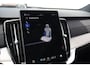 Volvo XC90 2.0 T8 Plug-in hybrid AWD Ultra Bright Exec. Ed. €14.845,- Demo Voordeel!! | 22" | Luchtvering | Massage | Trekhaak |