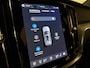Volvo V60 T8 AWD Recharge Plus Dark | Harman Kardon | Trekhaak | 455pk | 360° Camera | Head-Up Display | Schuifdak | Adaptieve Cruise Control | Stoelverwarming voor+achter | Stuurwielverwarming | Pilot Assist | BLIS Dode Hoek Detectie | Elektrische voorstoelen geheugen | Nappa Lederen bekleding | Zitting verlenging voorstoelen | 18 Inch | Google Infotainment | Keyless Drive | Parkeersensoren voor+achter | Privacy Glass | Elektrisch bedienbare achterklep | DAB Radio | Apple Carplay/Android Auto | Volvo On Call met mobiele App functie | Crystal White Metallic |
