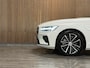 Volvo V60 T8 AWD Recharge Plus Dark | Harman Kardon | Trekhaak | 455pk | 360° Camera | Head-Up Display | Schuifdak | Adaptieve Cruise Control | Stoelverwarming voor+achter | Stuurwielverwarming | Pilot Assist | BLIS Dode Hoek Detectie | Elektrische voorstoelen geheugen | Nappa Lederen bekleding | Zitting verlenging voorstoelen | 18 Inch | Google Infotainment | Keyless Drive | Parkeersensoren voor+achter | Privacy Glass | Elektrisch bedienbare achterklep | DAB Radio | Apple Carplay/Android Auto | Volvo On Call met mobiele App functie | Crystal White Metallic |