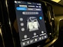 Volvo V60 T8 AWD Recharge Plus Dark | Harman Kardon | Trekhaak | 455pk | 360° Camera | Head-Up Display | Schuifdak | Adaptieve Cruise Control | Stoelverwarming voor+achter | Stuurwielverwarming | Pilot Assist | BLIS Dode Hoek Detectie | Elektrische voorstoelen geheugen | Nappa Lederen bekleding | Zitting verlenging voorstoelen | 18 Inch | Google Infotainment | Keyless Drive | Parkeersensoren voor+achter | Privacy Glass | Elektrisch bedienbare achterklep | DAB Radio | Apple Carplay/Android Auto | Volvo On Call met mobiele App functie | Crystal White Metallic |