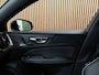 Volvo V60 T8 AWD Recharge Plus Dark | Harman Kardon | Trekhaak | 455pk | 360° Camera | Head-Up Display | Schuifdak | Adaptieve Cruise Control | Stoelverwarming voor+achter | Stuurwielverwarming | Pilot Assist | BLIS Dode Hoek Detectie | Elektrische voorstoelen geheugen | Nappa Lederen bekleding | Zitting verlenging voorstoelen | 18 Inch | Google Infotainment | Keyless Drive | Parkeersensoren voor+achter | Privacy Glass | Elektrisch bedienbare achterklep | DAB Radio | Apple Carplay/Android Auto | Volvo On Call met mobiele App functie | Crystal White Metallic |