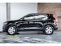 Volvo XC40 T2 Momentum Core | Semi-Electrische Wegklapbare Trekhaak | Navigatie | Parkeercamera | Verwarmbare voorstoelen | Verwarmbaar stuurwiel | Park assist voor en achter | Apple CarPlay & Android Auto | Volvo on Call | Dealeronderhouden |