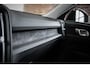 Volvo XC40 T2 Momentum Core | Semi-Electrische Wegklapbare Trekhaak | Navigatie | Parkeercamera | Verwarmbare voorstoelen | Verwarmbaar stuurwiel | Park assist voor en achter | Apple CarPlay & Android Auto | Volvo on Call | Dealeronderhouden |