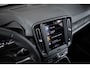 Volvo XC40 T2 Momentum Core | Semi-Electrische Wegklapbare Trekhaak | Navigatie | Parkeercamera | Verwarmbare voorstoelen | Verwarmbaar stuurwiel | Park assist voor en achter | Apple CarPlay & Android Auto | Volvo on Call | Dealeronderhouden |