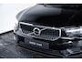 Volvo XC40 T2 Momentum Core | Semi-Electrische Wegklapbare Trekhaak | Navigatie | Parkeercamera | Verwarmbare voorstoelen | Verwarmbaar stuurwiel | Park assist voor en achter | Apple CarPlay & Android Auto | Volvo on Call | Dealeronderhouden |