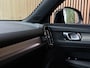 Volvo XC40 T5 Recharge R-Design | Schuifdak | Trekhaak | Parkeercamera | Adaptieve Cruise Control | Stoel en Stuurwielverwarming | Privacy Glass | 19 Inch | Microtech / alcantara bekleding met wit stiksel en bies | Zitting verlenging voorstoelen | Pilot Assist | BLIS Dode Hoek Detectie | Keyless Drive | Parkeersensoren voor+achter | Privacy Glass | Elektrisch bedienbare achterklep | DAB Radio | Apple Carplay/Android Auto | Volvo On Call met mobiele App functie | Onyx Black Metallic |