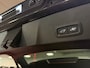 Volvo XC40 T5 Recharge R-Design | Schuifdak | Trekhaak | Parkeercamera | Adaptieve Cruise Control | Stoel en Stuurwielverwarming | Privacy Glass | 19 Inch | Microtech / alcantara bekleding met wit stiksel en bies | Zitting verlenging voorstoelen | Pilot Assist | BLIS Dode Hoek Detectie | Keyless Drive | Parkeersensoren voor+achter | Privacy Glass | Elektrisch bedienbare achterklep | DAB Radio | Apple Carplay/Android Auto | Volvo On Call met mobiele App functie | Onyx Black Metallic |